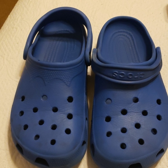 Bundle Of women an girls Crocs - Picture 2 of 8